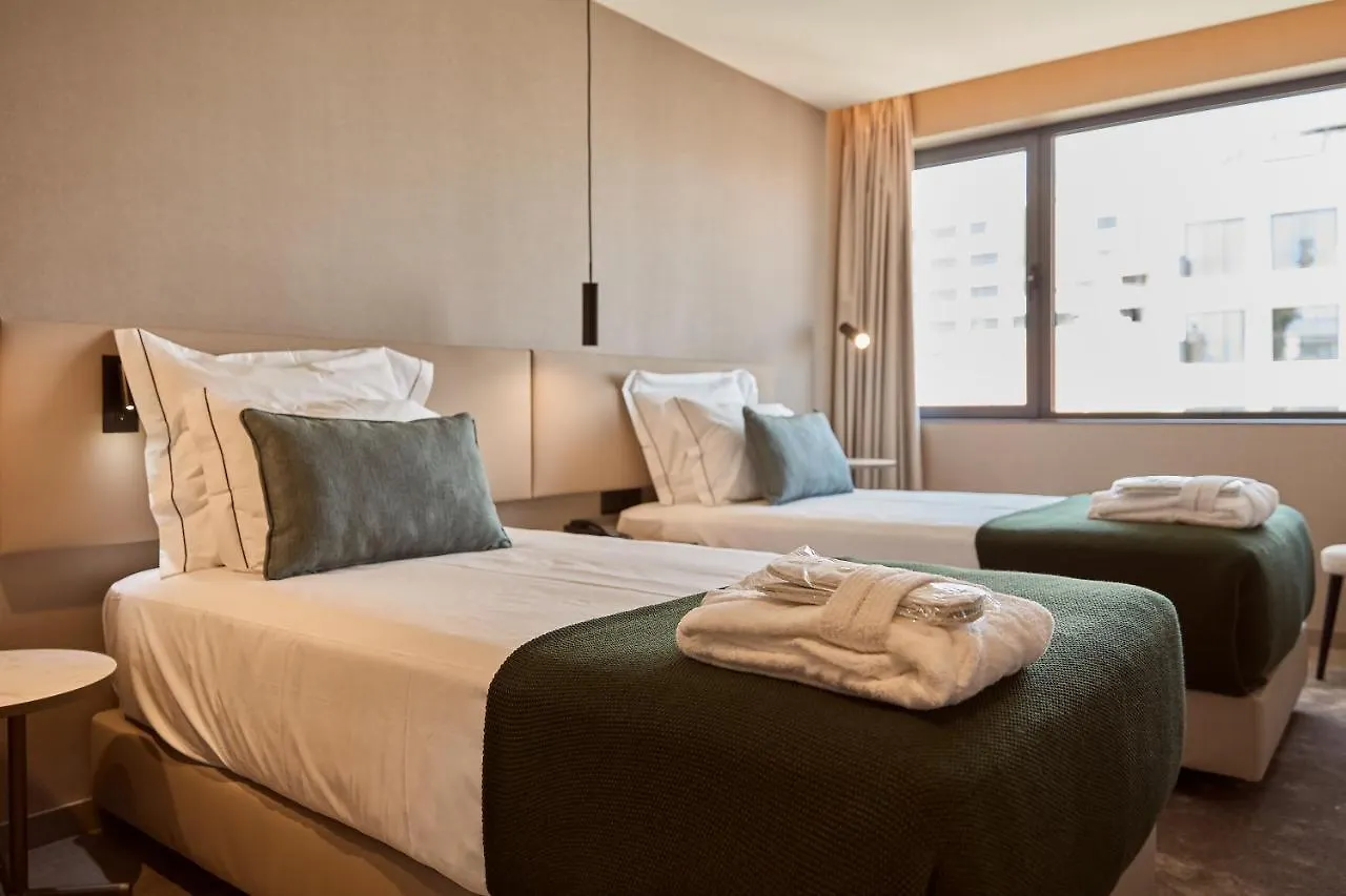 Omid Saldanha Hotel Лиссабон