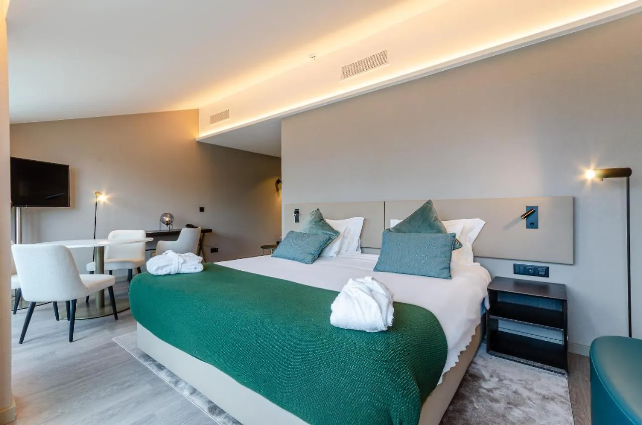 Omid Saldanha Hotel Лиссабон