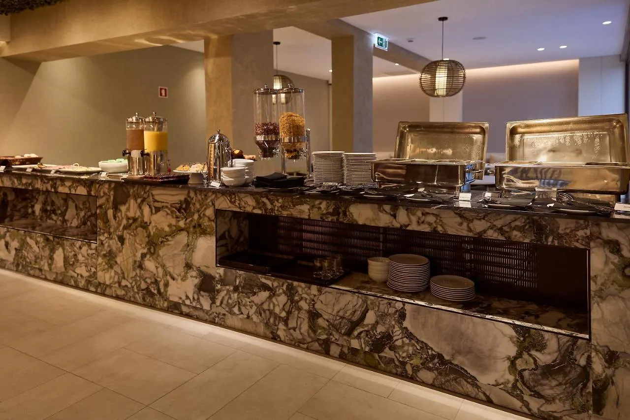 Omid Saldanha Hotel Lisbon